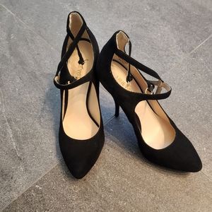 Nine West Black Suede Cross Strap Heels, Size 8